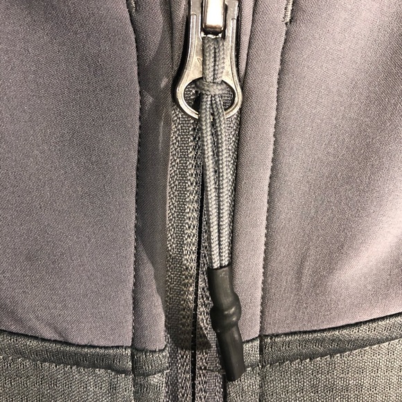 Men’s Under Armour cold gear zip up hooded jacket. - Picture 5 of 7